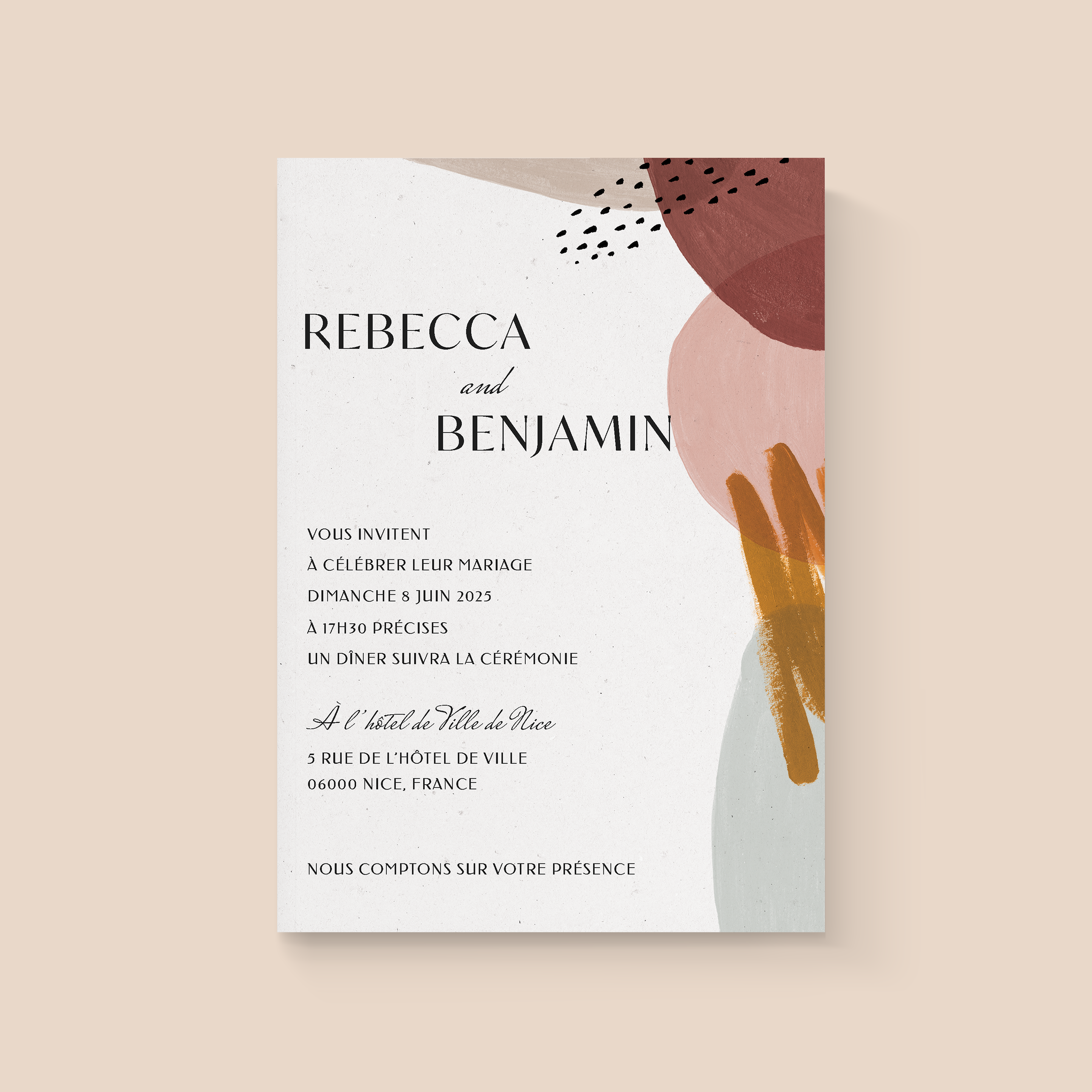 Formes Feutrées Invitation - בדגם זה בחרנו אסתטיקה רגועה ומובנית גוון דומיננטי מבטא יישורים מדויקים וטיפוגרפיה מוקפדת. המטרה פשוטה להעניק למילים מרחב קריא אלגנטי ועכשווי. בעיצוב המאיירים שלנו ההזמנה מעדיפה קוהרנטיות של צורות ואפקטים מאופקים. אתם מוסרים את הטקסט ואנו מעצבים אותו בקפידה מכוונים צבעים ויכולים להוסיף לוגו עדין. בפורמט דיגיטלי המשלוח מיידי ומאפשר הפצה ברורה לאורחים. הדגם מאמץ מודרניות יציבה המתאימה גם להכרזה וגם להזמנה מבלי לוותר על איכות הפרט.