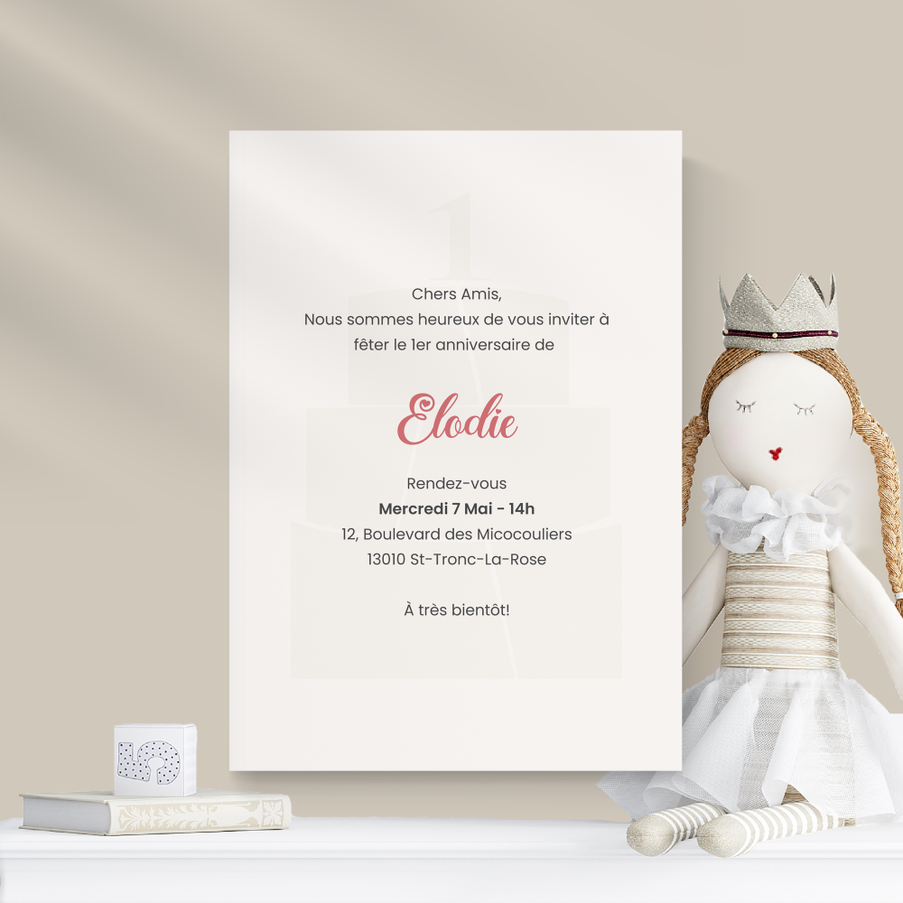 First Cake - Ici, la couleur dominante sert de repère calme et précis. Les alignements stables et la typographie nette composent une mise en page premium qui valorise la clarté. Conçue par nos illustrateurs, l’invitation assume une modernité discrète, débarrassée des effets. Nous assurons la personnalisation complète : vous nous envoyez le texte, nous le mettons en page, ajustons la palette et ajoutons un logo discret selon vos besoins. Au format digital, l’envoi est instantané et favorise une diffusion élégante. Chaque élément – hiérarchie, rythme, proportions – a été pensé pour offrir une lecture fluide et durable.