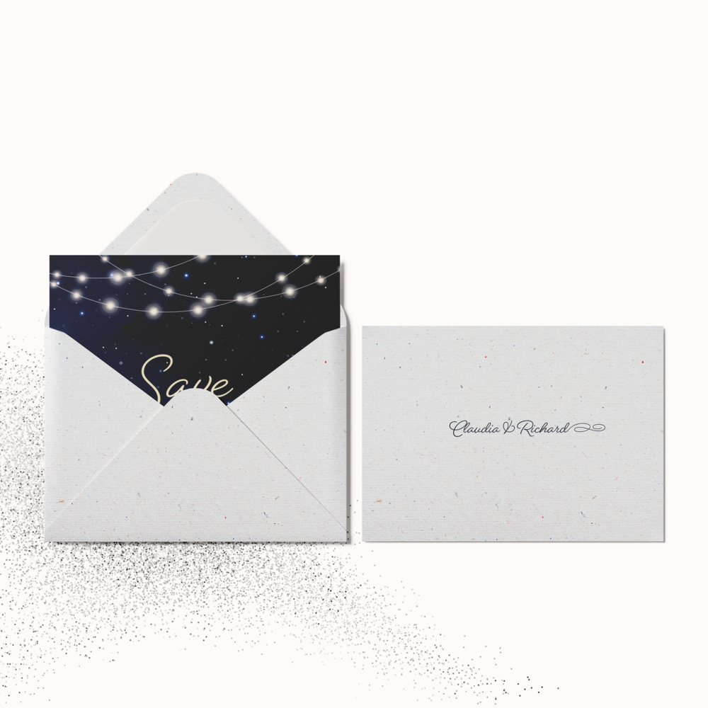 Nuit Bleue étoilée - יצירה זו מדגישה גוון דומיננטי מואר במסגרת יישורים מדויקים וטיפוגרפיה מוקפדת. פרופורציות רגועות במכוון מעניקות מסגרת עכשווית להכרזה. המאיירים שלנו בחרו אסתטיקה נקייה ללא אפקטים מיותרים כדי לאפשר לרגש לעלות. אתם מוסרים את הטקסט ואנו מעצבים אותו בדיוק מאזנים את הפלטה ומוסיפים לוגו עדין לפי רצון. בדיגיטל בלבד ההזמנה מגיעה מיד לאורחים. הסגנון מאמץ איפוק ומשמעת להשפעה נקייה ואלגנטית. התכתבות יוקרתית ועכשווית ההופכת מסר למחווה שקולה.